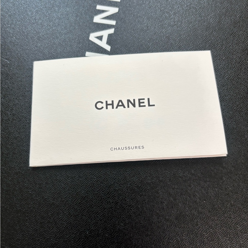 CHANEL White Quilted Leather Slingback Block Heels with Gold CC - Picture 6 of 7